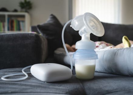 Sustainable Choice: Eco-Friendly Electric Breast Pumps for UAE Moms
